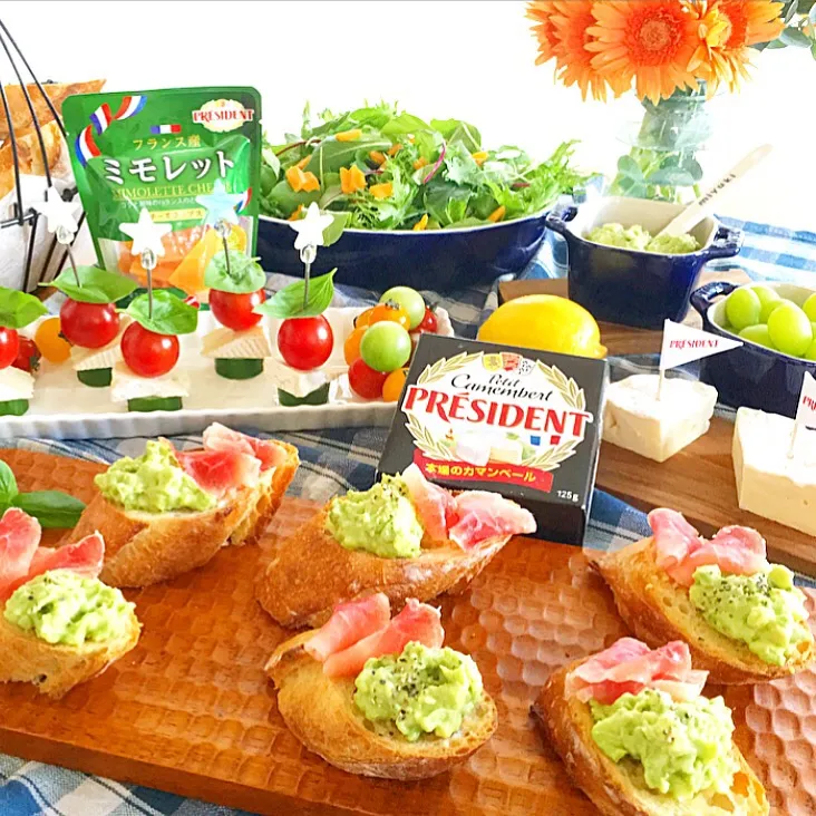 アボカドと生ハムのカナッペ🥑
キュウリとモッツァレラチーズとトマトとバジルのピンチョス🥒🧀🍅🌿
グリーンサラダ🥗|あいゆうママ ( @mh26ay117 )さん