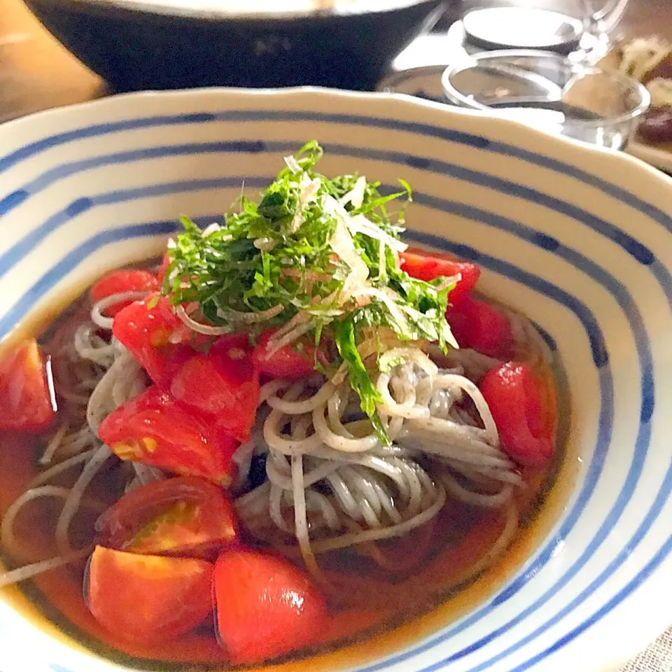 冷やしトマト黒ごま麺🍅|Kaori Shimizuさん