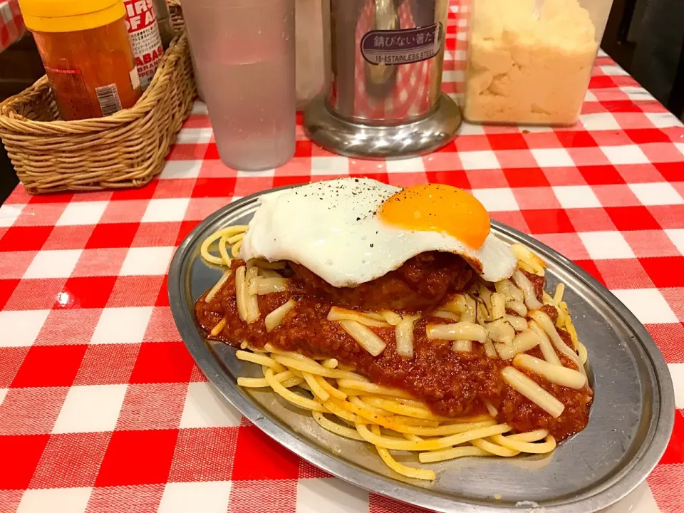 チーズミート小に目玉焼きと定期券でハンバーグトッピング|マハロ菊池さん