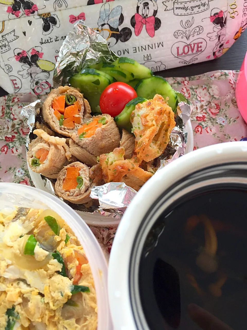 OL弁当 魚介玉子とじ御飯 人参とインゲンの肉巻 竹輪青海苔揚 紫蘇胡瓜揉漬 シメジと海苔の出汁|ゆかりすさん