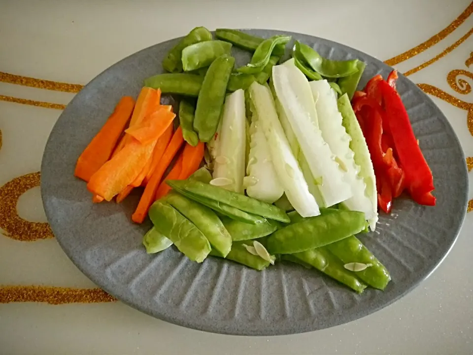 my lunch veggies because my cholesterol is high|lynnさん