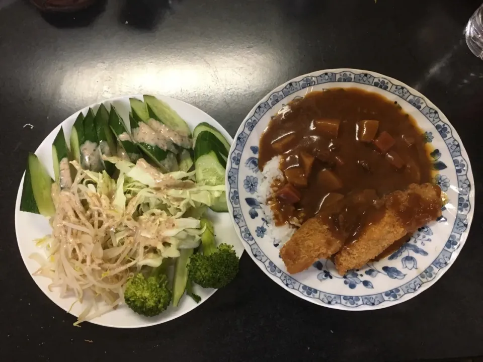 #単身赴任飯 
#レトルトカレー|畑田 成治さん