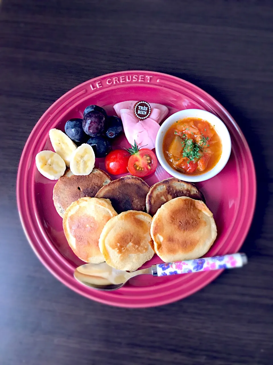 8/22❁息子離乳食 朝ごはん🥞
きな粉パンケーキ🥞
黒胡麻パンケーキ🥞
ミネストローネ
プチトマト🍅
ロースハム
バナナ🍌巨峰🍇|つんさん