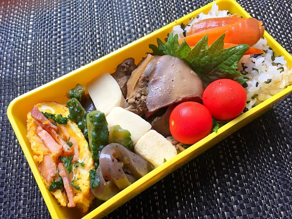 Snapdishの料理写真:レバーの八角煮
高野豆腐煮
プチトマト
こんにゃくとゴーヤ煮
ブロックベーコンのオムレツ
人参のお漬物
キヌアご飯

今日もオムレツ以外は常備菜。
週末頑張ると朝が楽です^_^

#わっぱ弁当 #レバー煮
#ゴーヤ煮|Naoko Miyataさん