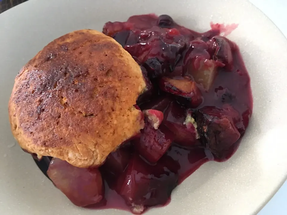 Pear, plum and blueberry cobbler|Ong Sor Fernさん