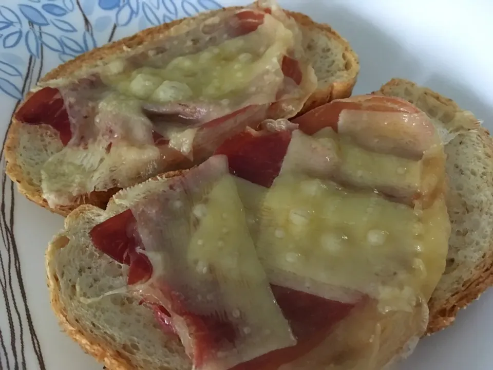 Parma ham and gruyere on wheat graham toast|Ong Sor Fernさん