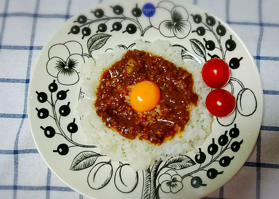 Snapdishの料理写真:#キーマカレー #生卵|Rinさん