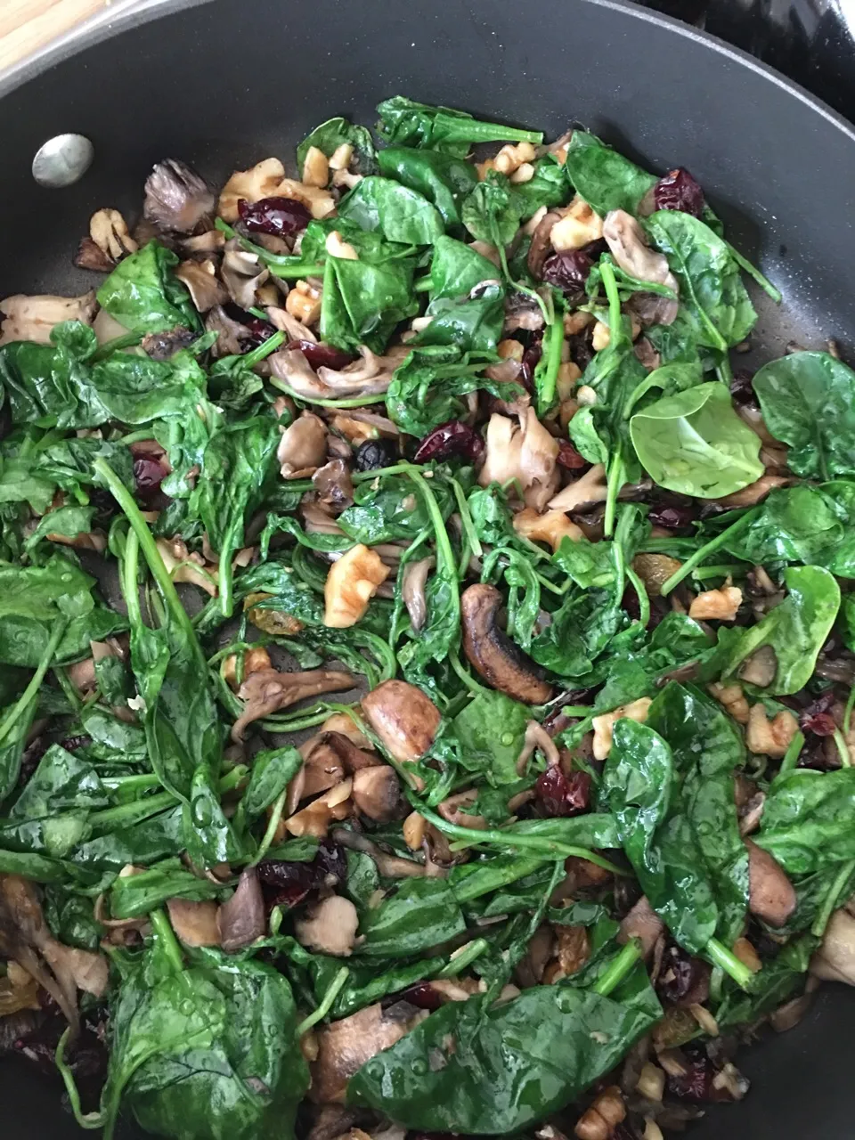 It's been a while my foodie friends. This is a dish that I actually eat for breakfast. Start off with sautéing shiitake and cremini mushrooms in olive oil with |jeannette simmons jrさん