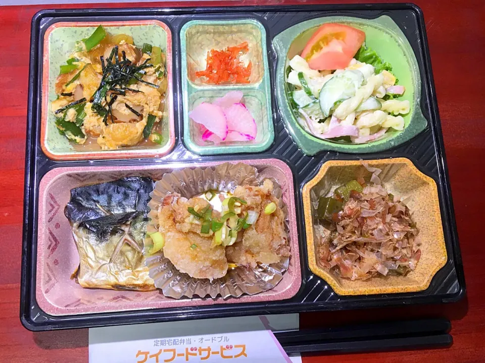 Snapdishの料理写真:ユーリンチー 日替わり弁当 豊川市豊橋市一部エリア宅配|Naokazu Kuritaさん