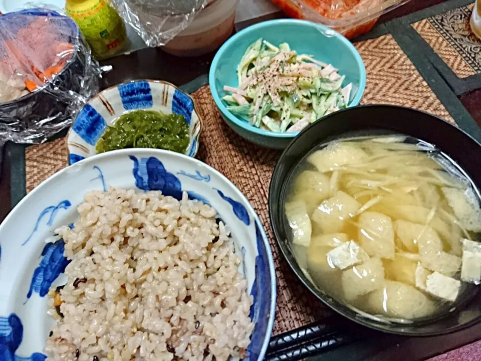 めかぶ&キュウリとハムの和え物&玉ねぎの味噌汁|まぐろさん