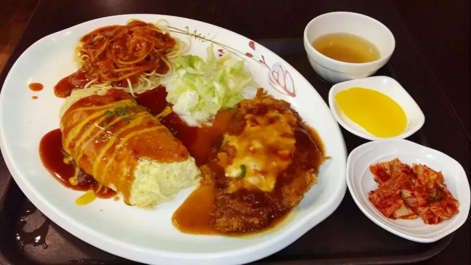 cheap lunch at department store food court|steven z.y.さん