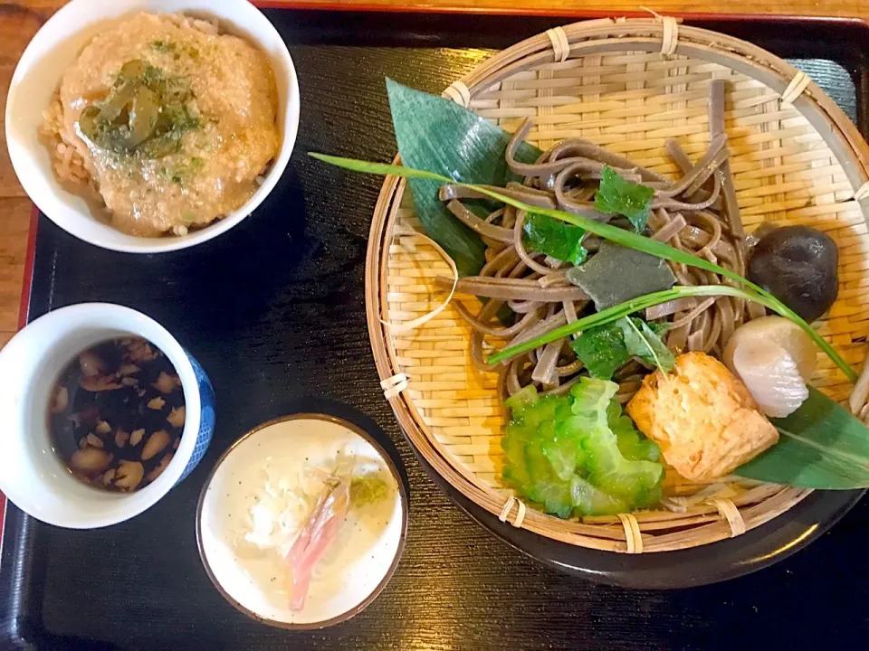 #亀戸養生料理高の 
養生蕎麦
出汁は、呉汁です|亀戸 養生蕎麦 高のさん