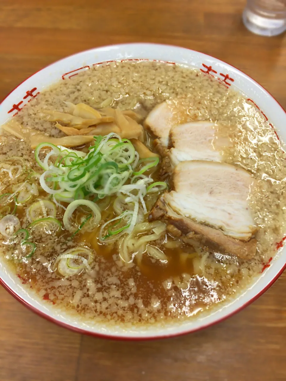 Snapdishの料理写真:蔵出し醤油らーめん大盛り@喜多方食堂麺や玄(稲荷町)|yoooochanさん