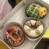 Snapdishの料理写真:クリスピークリーム、ムスメのトッピング|momoさん