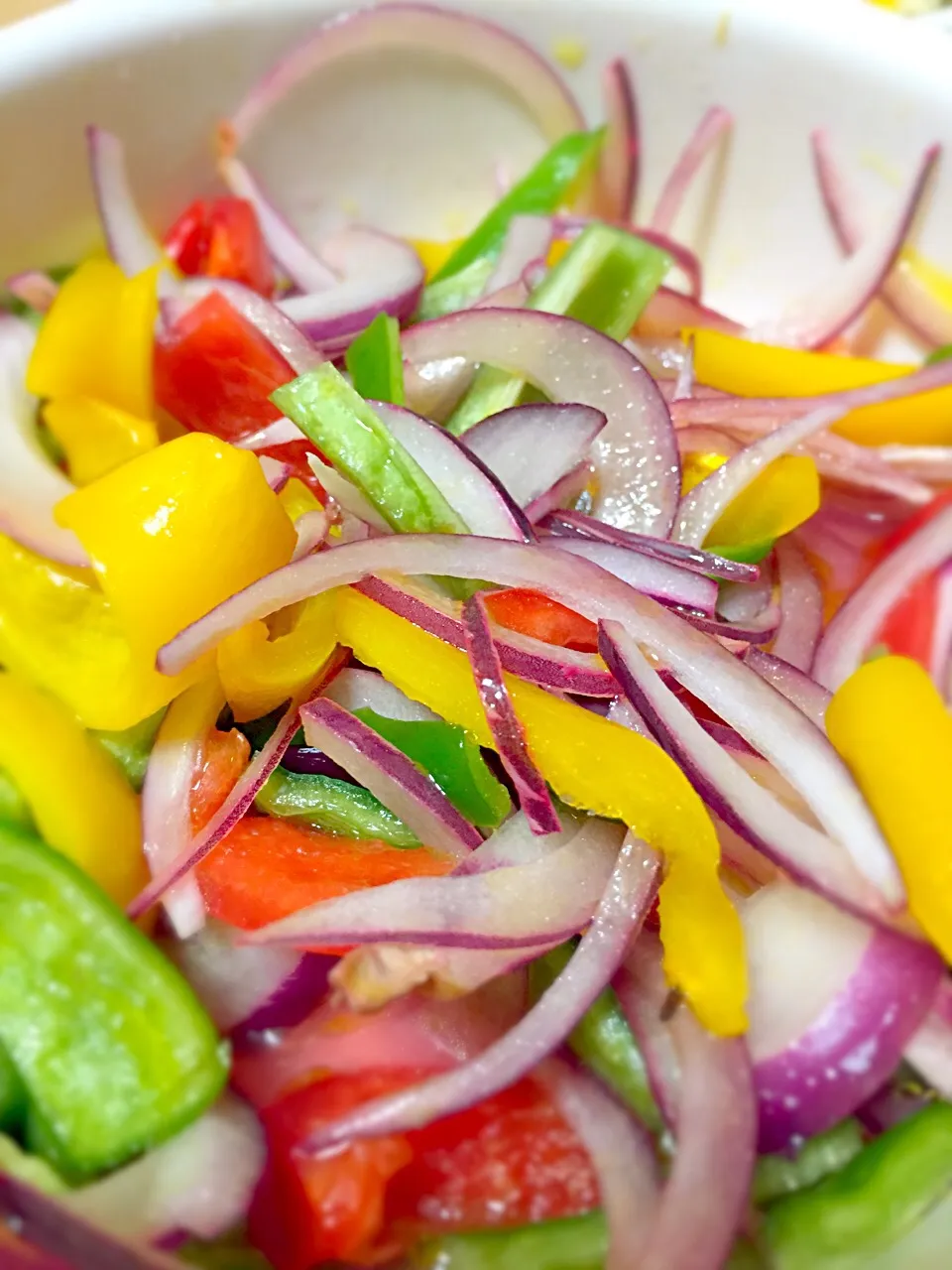 彩ピーマンパプリカサラダ🥗with レモンドレッシング

#つぶつぶ料理|ゆんみさん