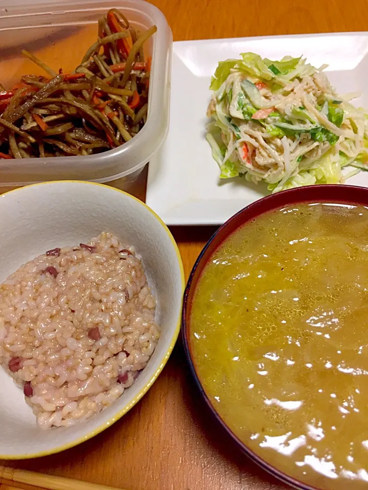 Snapdishの料理写真:#玄米、#オニオンスープ、
#切り干し大根サラダ
#きんぴらごぼう|みかんさん