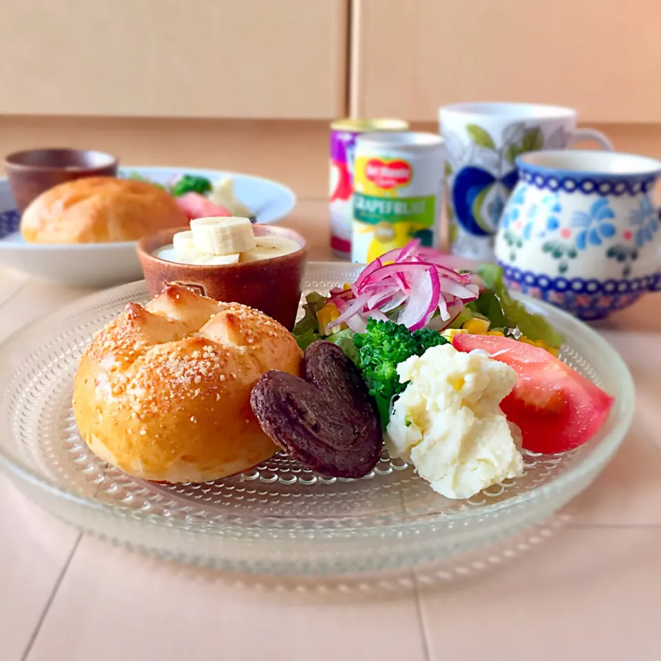 Snapdishの料理写真:チーズパンの朝ごはんプレート🥖#家庭料理 #おうちごはん #おうちカフェ #朝ごはん #朝ごはんプレート|ゆかりさん