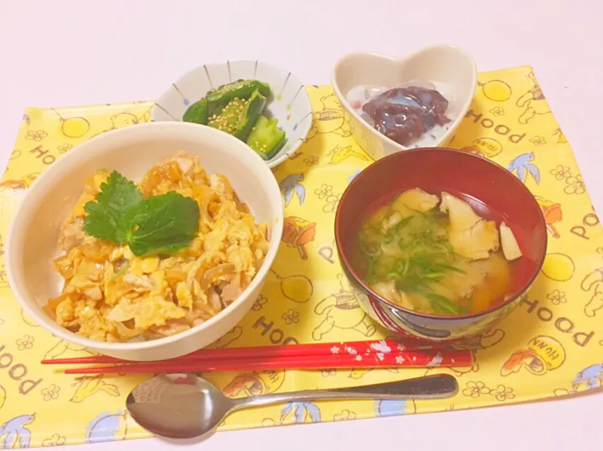 親子丼♡
エリンギの味噌汁♡
やみつきゅうり♡
あんみつ♡|anna☺︎さん