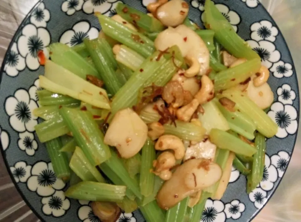 Celery, Cashew, Mushroom, Dried Shrimp with XO Sauce|Athenaさん