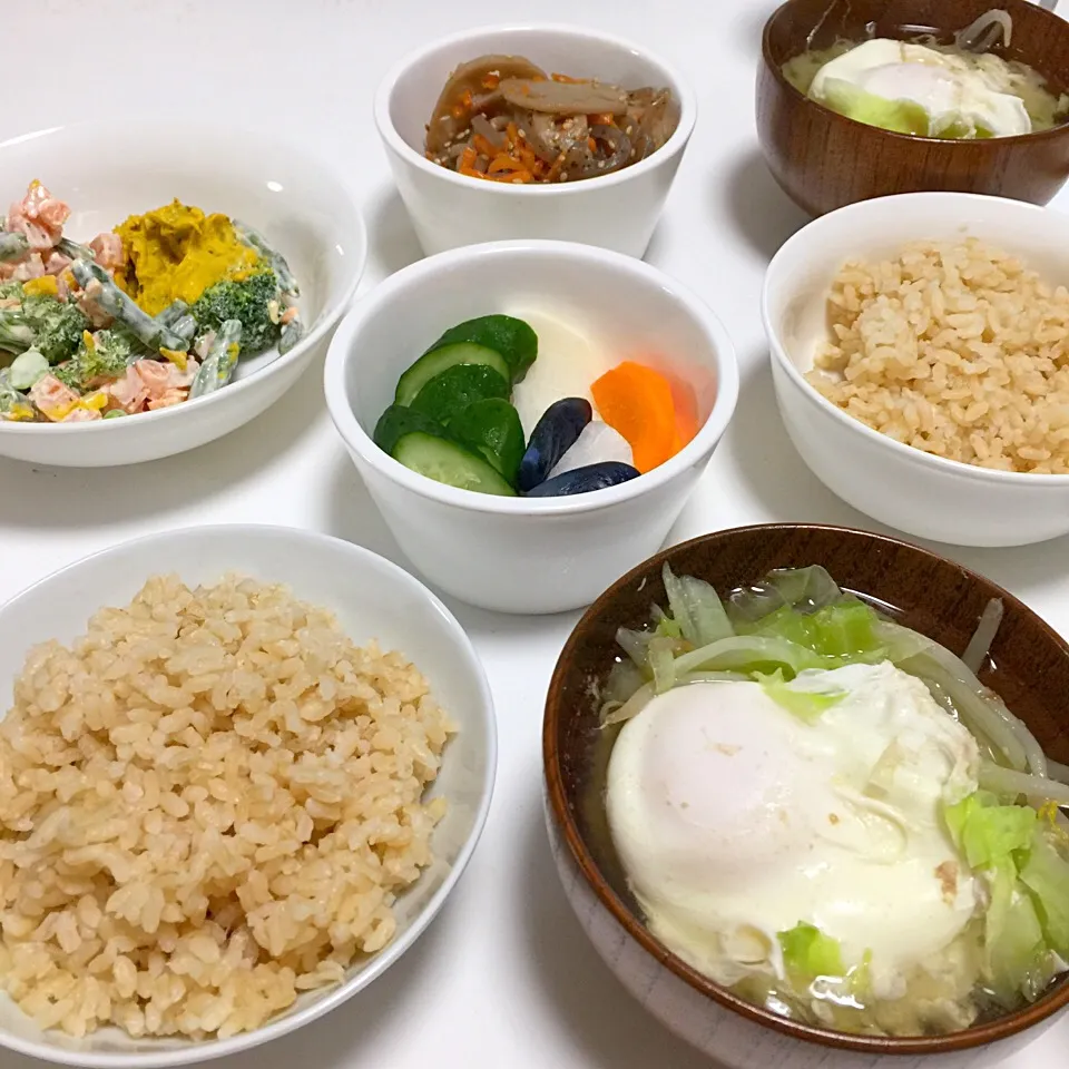 発芽玄米のごはん🍚
お味噌汁には玉子入り😊|amikaさん