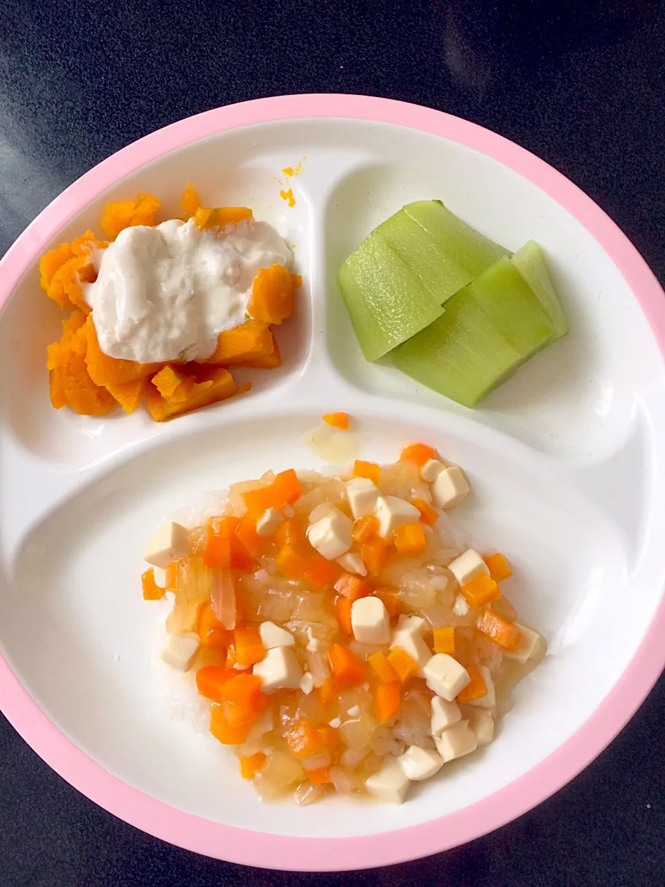 離乳食 朝
・野菜と豆腐のあんかけごはん
・かぼちゃのサラダ
・キウイ|ぺろたんさん