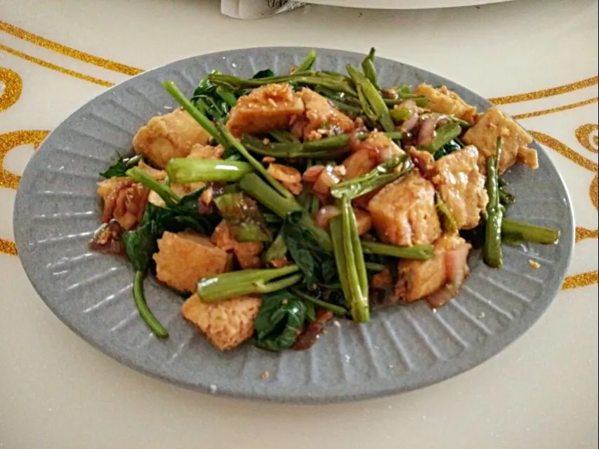 my lunch kangkong and tofu|lynnさん