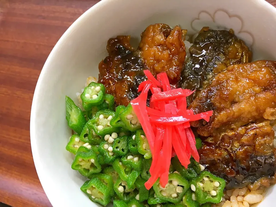 イワシの蒲焼とオクラの丼|きょうりんさん