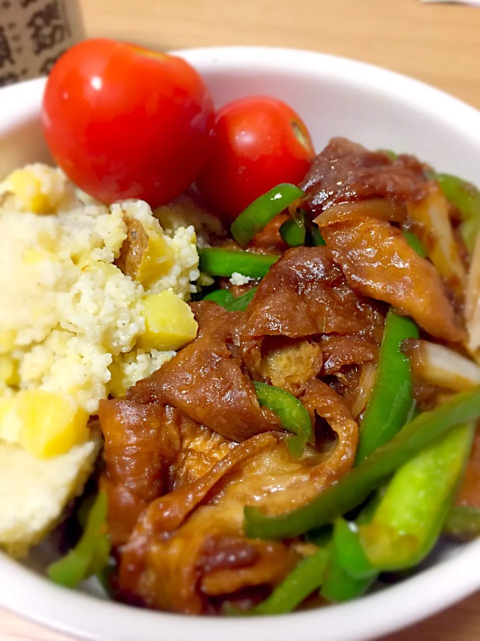 板麩の玉ねぎ醤油炒め（ピーマン）とヒエジャガイモ炊き合わせ、トマト🍅

#つぶつぶ料理|ゆんみさん