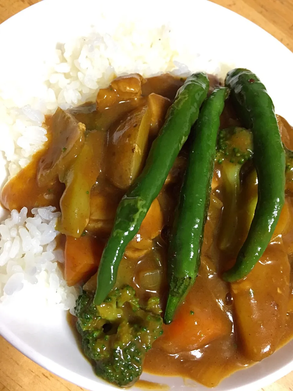 給料日前の残り物カレー
義実家から頂いた南蛮を炒めてのっけ。
美味しいけどからーーーーーい！|kanamumamaさん