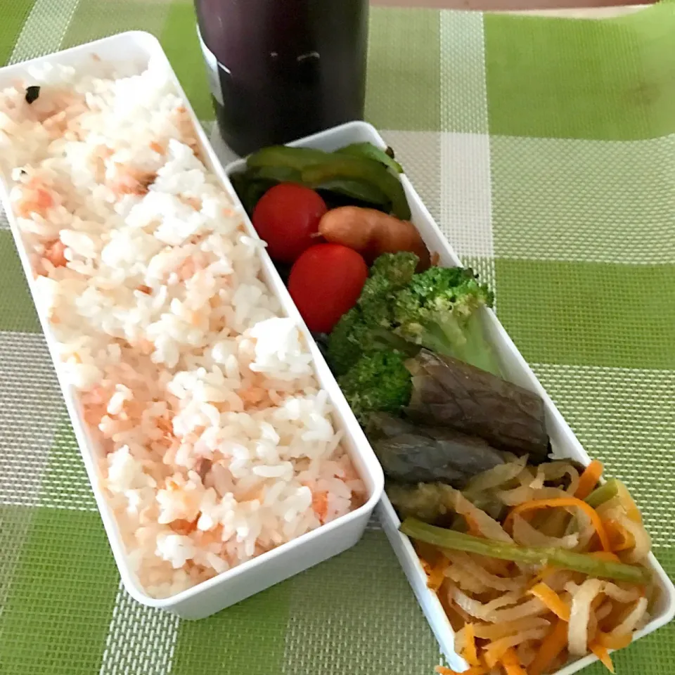 今日のお弁当🍱
朝から気温が高いですが😣
暑さに負けず 今日を乗り切りましょう٩(๑❛ᴗ❛๑)۶|mokoさん