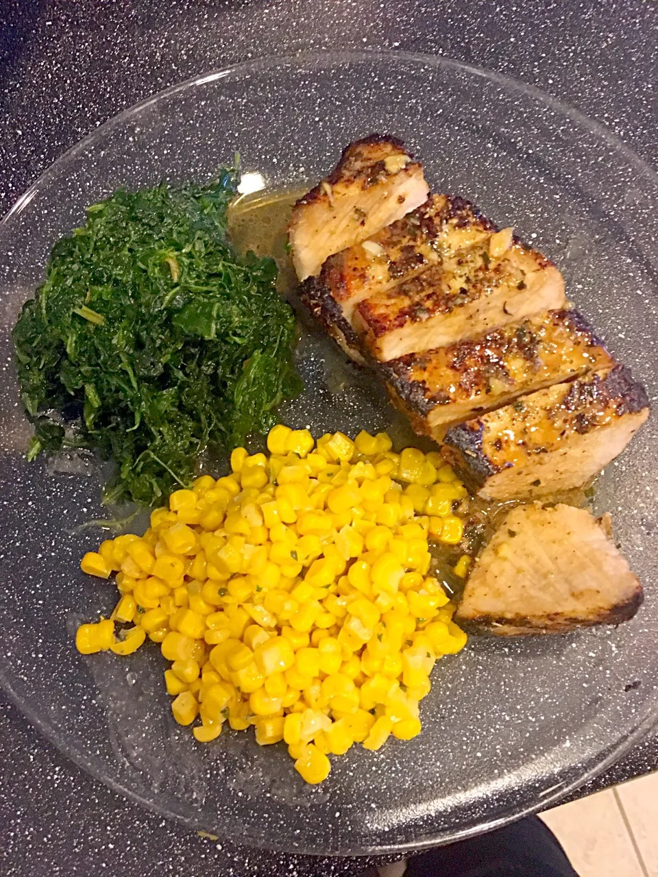 Snapdishの料理写真:Pork chop with spinach and corn|ThaVirgo86さん