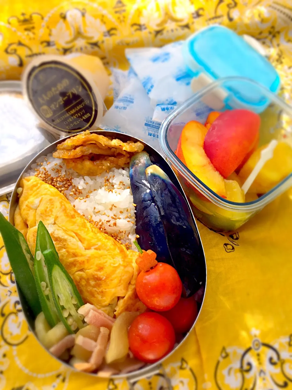 Snapdishの料理写真:#お父さん弁当 #水茄子浅漬け #オムレツ
#夏野菜のキーマカレー 
デザートは半解凍マンゴープリン
パイナップルとネクタリン|Blueberry🫐さん