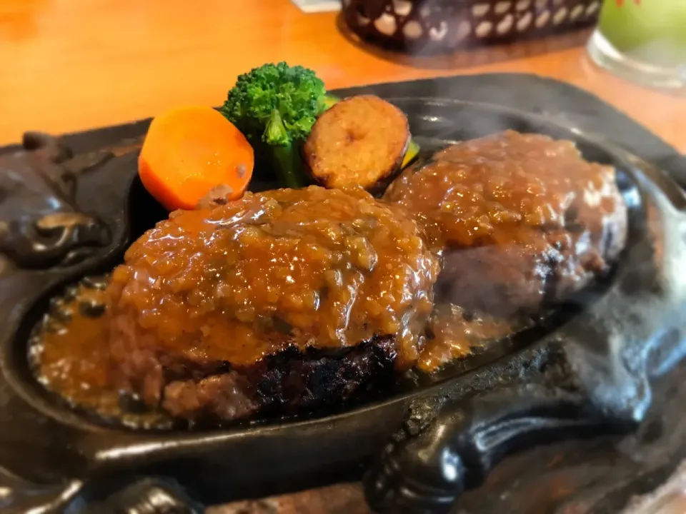 Snapdishの料理写真:げんこつハンバーグランチ🍖|buhizouさん