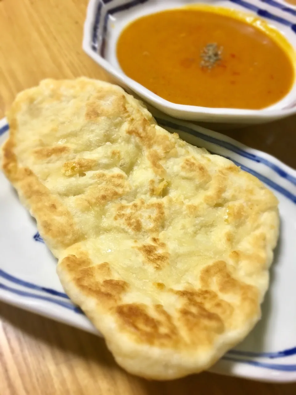 手作りナンと、
手作りバターチキンカレー|よしあっくさん