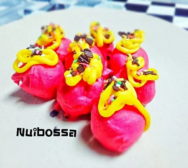 "Red Chocolate Ball"😁💛💚|nuibossa fb.Nui Bossaさん