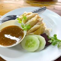ข้าวมันไก่ (カオマンガイ)