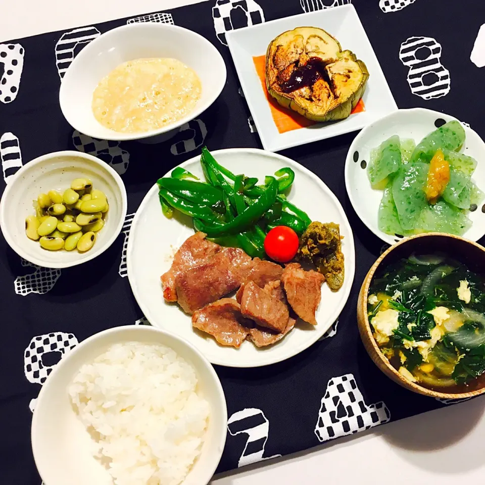 Snapdishの料理写真:8/25ユキ飯
#ユキ飯
#牛タン
#ピーマンの炒め物
#なんばん
#刺身こんにゃく
#ナスの田楽
#とろろ
#ひたし豆
#かきたま汁
#おうちごはん
#今日の晩御飯
#foodpic 
#foodstagram 
#cookingram 
#クッキングラム
#ふるさと納税|tuyet716さん