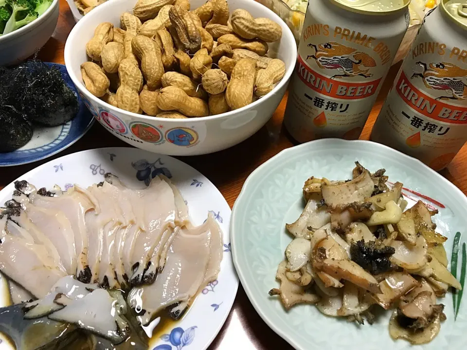 Snapdishの料理写真:2017.8.25 アワビ〜🍻🍻🍻|ゆみずさん