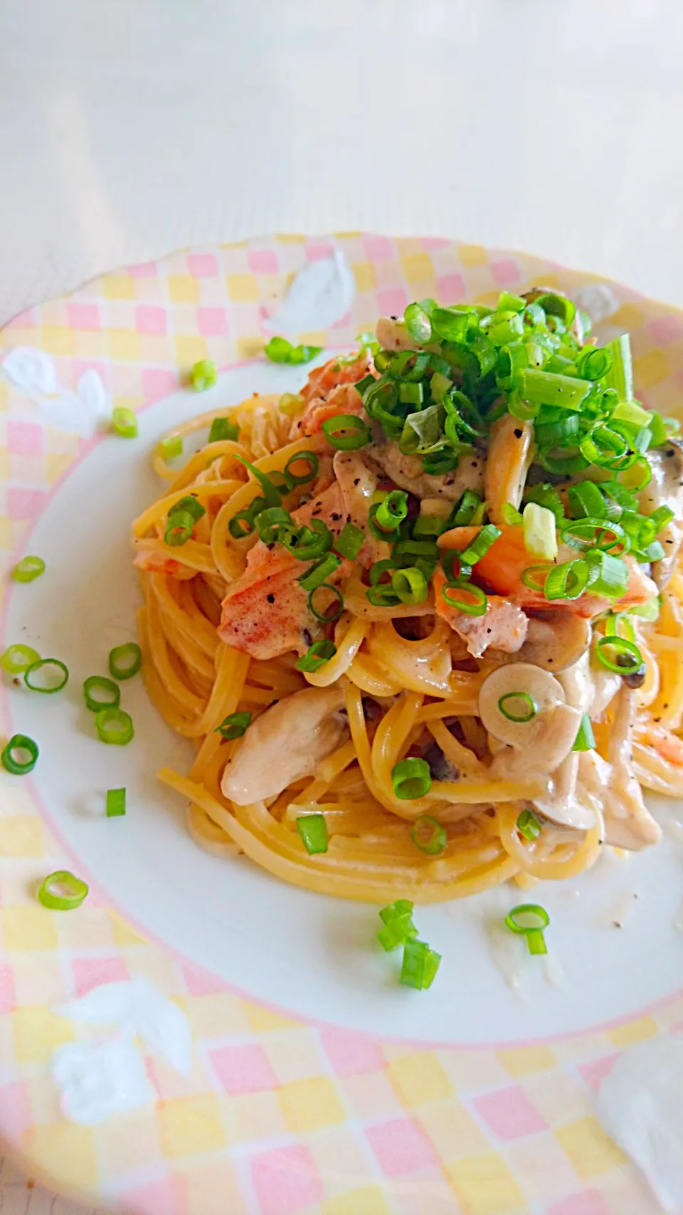 鮭としめじのクリームパスタ🍝|じょうさん