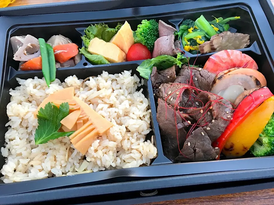 Snapdishの料理写真:牛玄亭厨房のお弁当|流線形さん