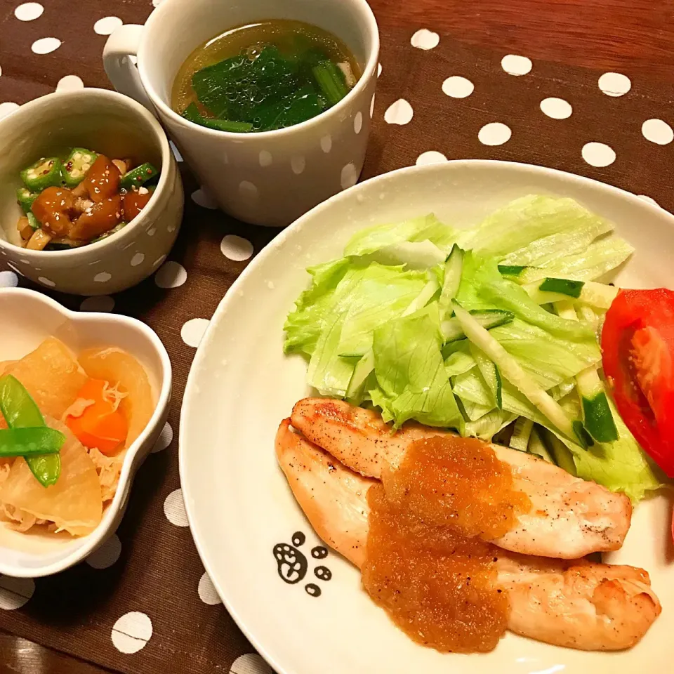 Snapdishの料理写真:ささみのオニオンソース♡大根とほたての煮物♡ベーコンと小松菜のコンソメスープ♡なめことオクラのマスタード和え♡|まゆかさん