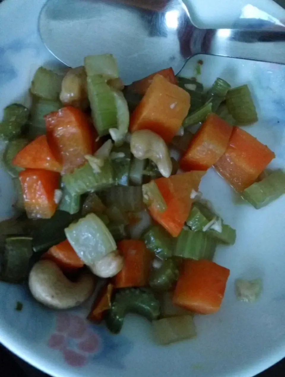 Carrot, Celery, Garlic, Cashew|Athenaさん