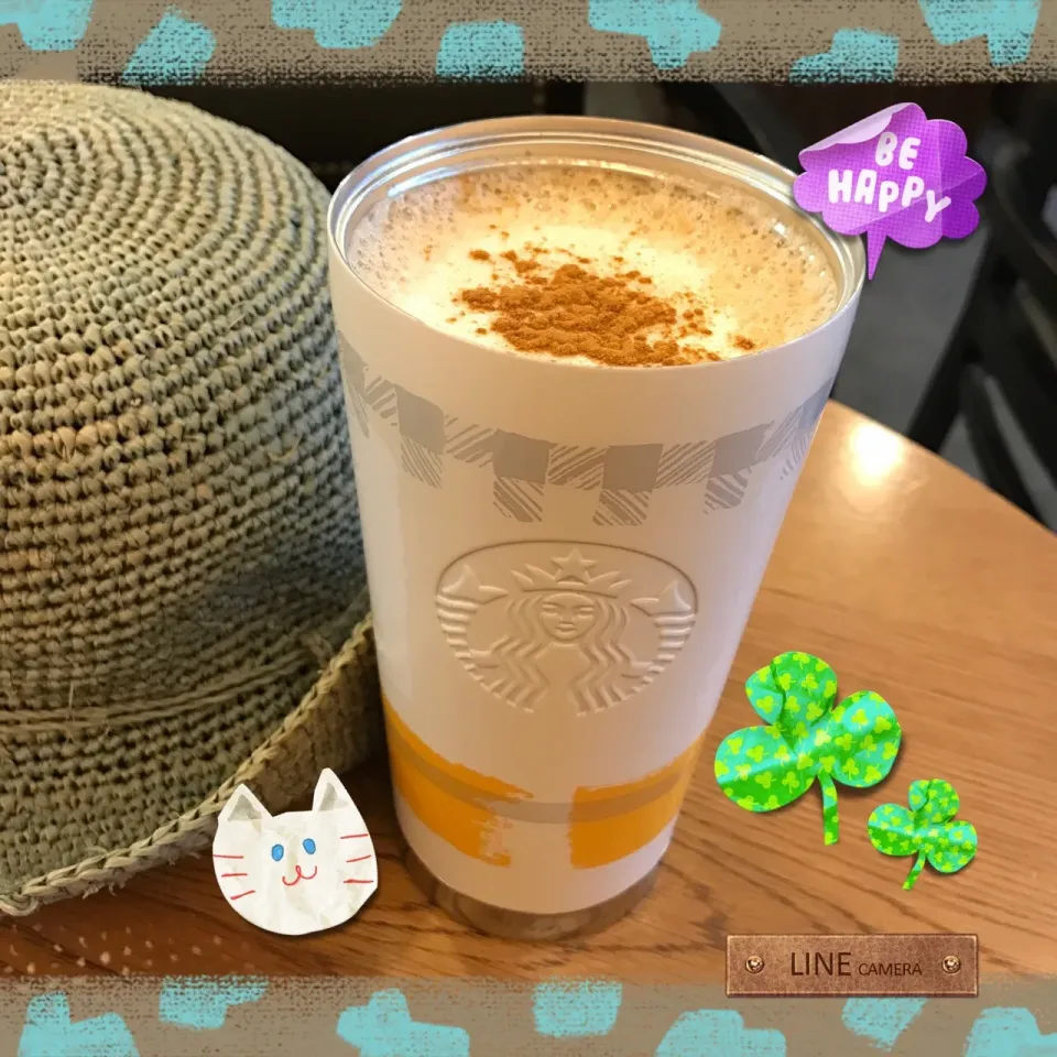 Snapdishの料理写真:Soy Caffè Latte with Valencia Flavoured Syrup & Cinnamon powder #starbucks #starbuckscoffee #lineapp #linecamera|ModischStudioさん