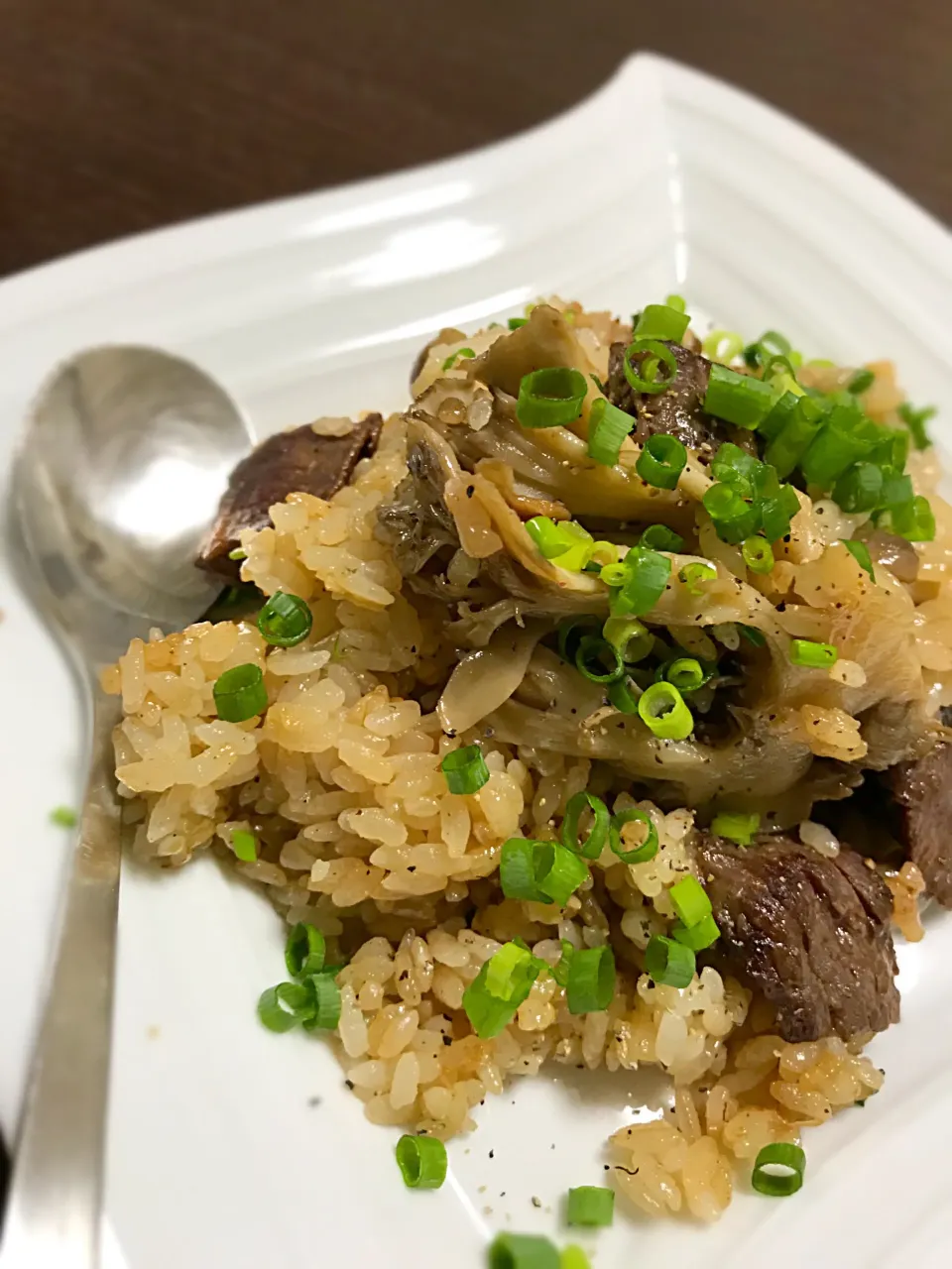 炊飯器で牛肉🐃とキノコ🍄のピラフ♪|るん♪さん