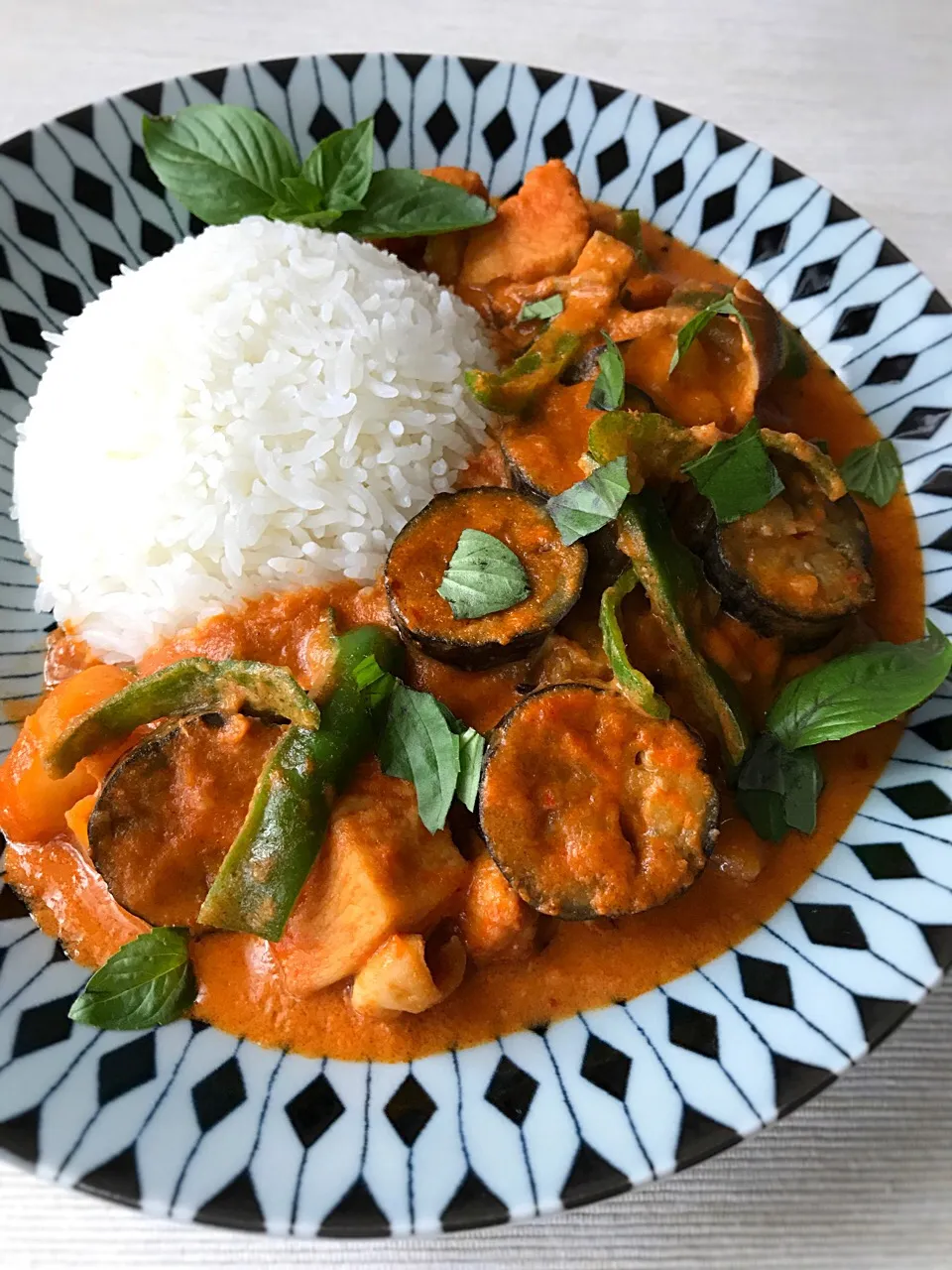 Snapdishの料理写真:レッドカレー🍛|アッチさん