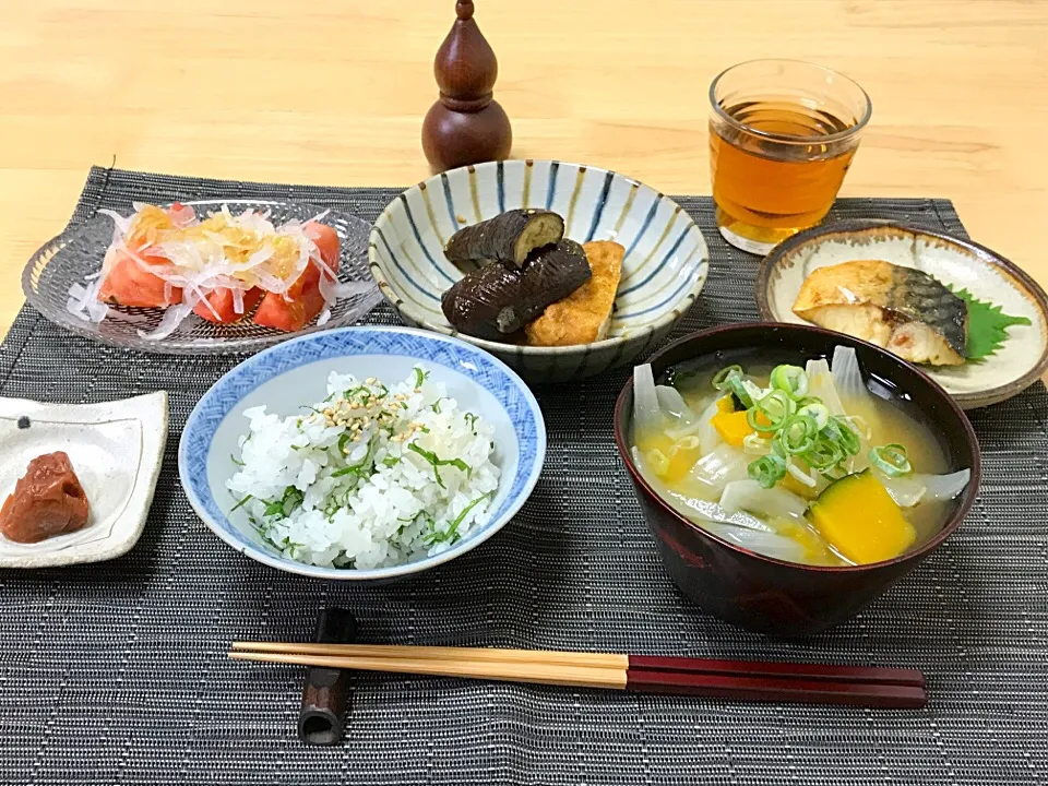 Snapdishの料理写真:こんな時間に大量喰い。
紫蘇ごはんは敬愛する土井先生のレシピより

#紫蘇 #鰆 #茄子と厚揚げ #トマト #かぼちゃの味噌汁|hidejetさん