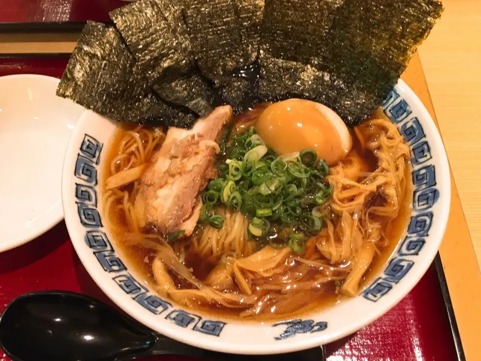 Snapdishの料理写真:醤油ラーメン＋海苔|chan mitsuさん