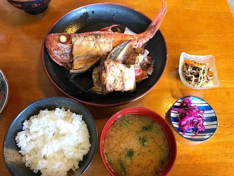 煮魚定食（真鶴町・宵にて）|もうちゃんさん