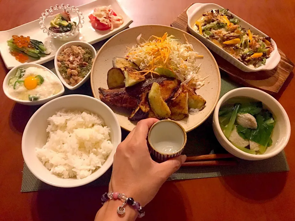 Today's Dinner🍴前菜･豆腐と舞茸のﾂﾅ味噌ﾏﾖｸﾞﾗﾀﾝ･鰤と茄子の唐揚げ･白飯･めかぶ納豆･ｵｸﾗ大和芋･小松菜とつみれのお吸い物|🌈Ami🍻さん