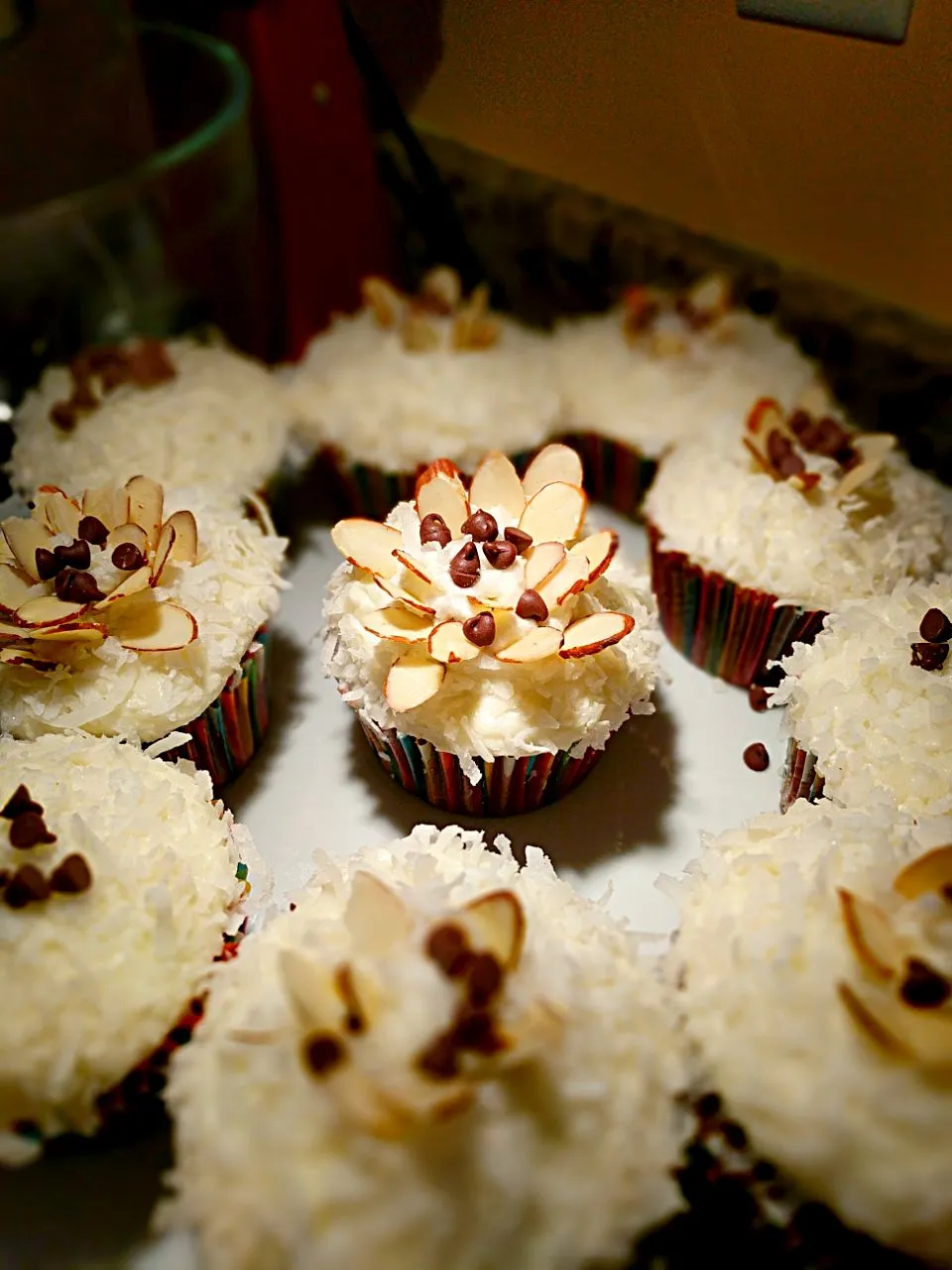Almond Joy cupcake for the Eclipse party.|Jihollandさん